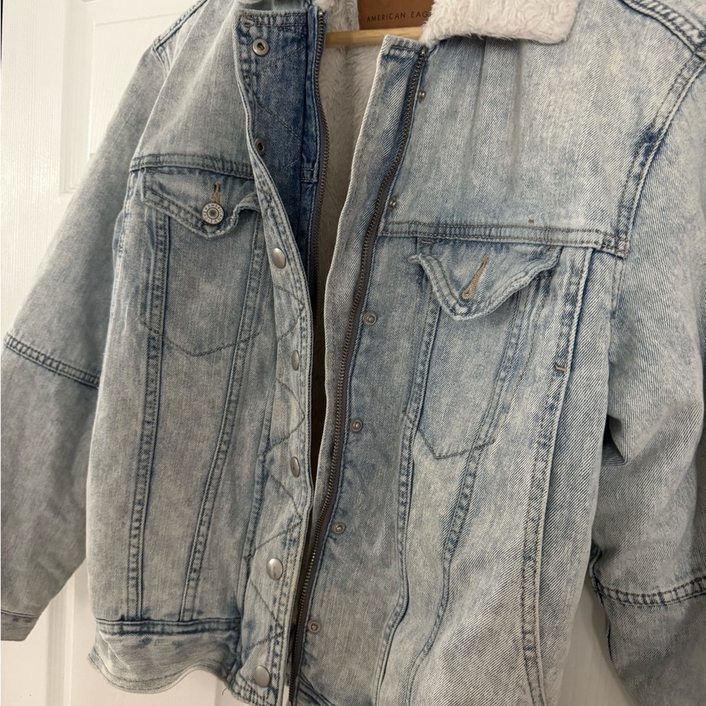 Y2K American Eagle Outfitters Blue Denim Jacket with White Lining - Picture 2 of 8